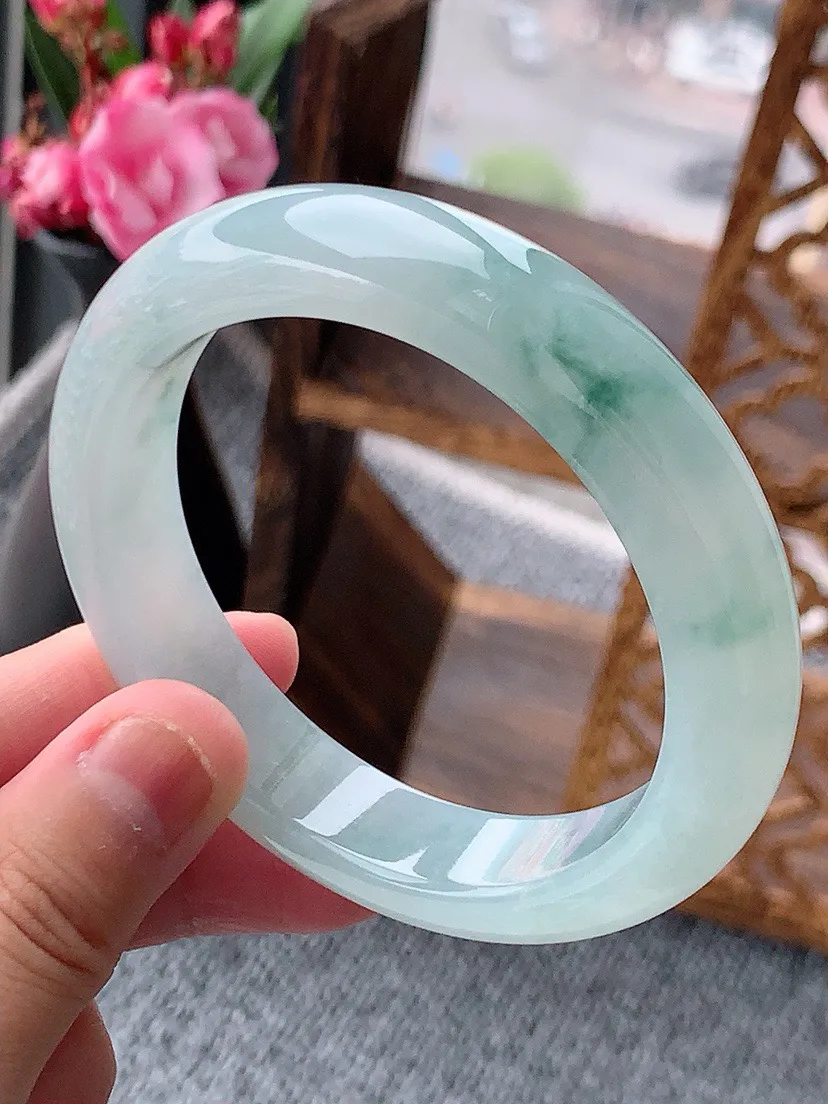a货翡翠老坑飘花正装正圈手镯57-58圈口 尺寸57.3×12.6×9mm 重量67.00g 060
