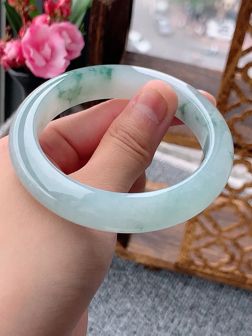 a货翡翠老坑飘花正装正圈手镯57-58圈口 尺寸57.3×12.6×9mm 重量67.00g 0606