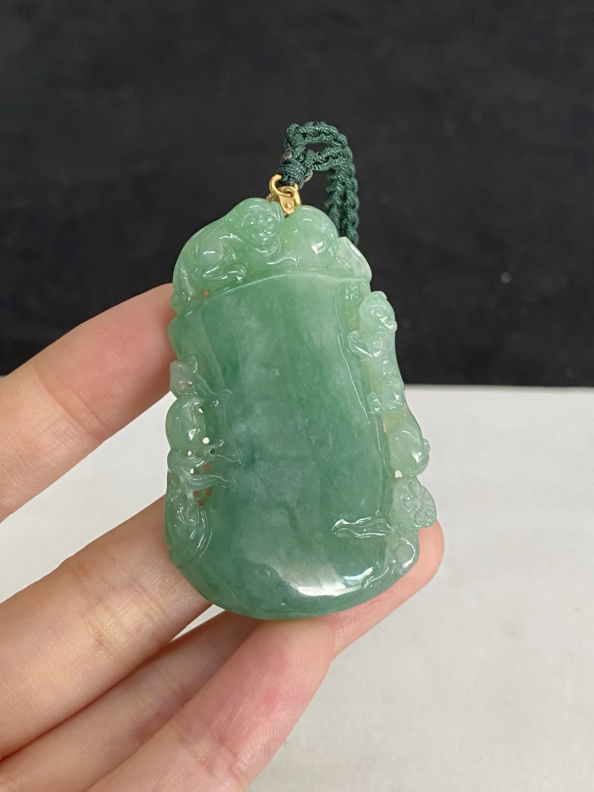 翡翠冰糯种浅绿色节节高