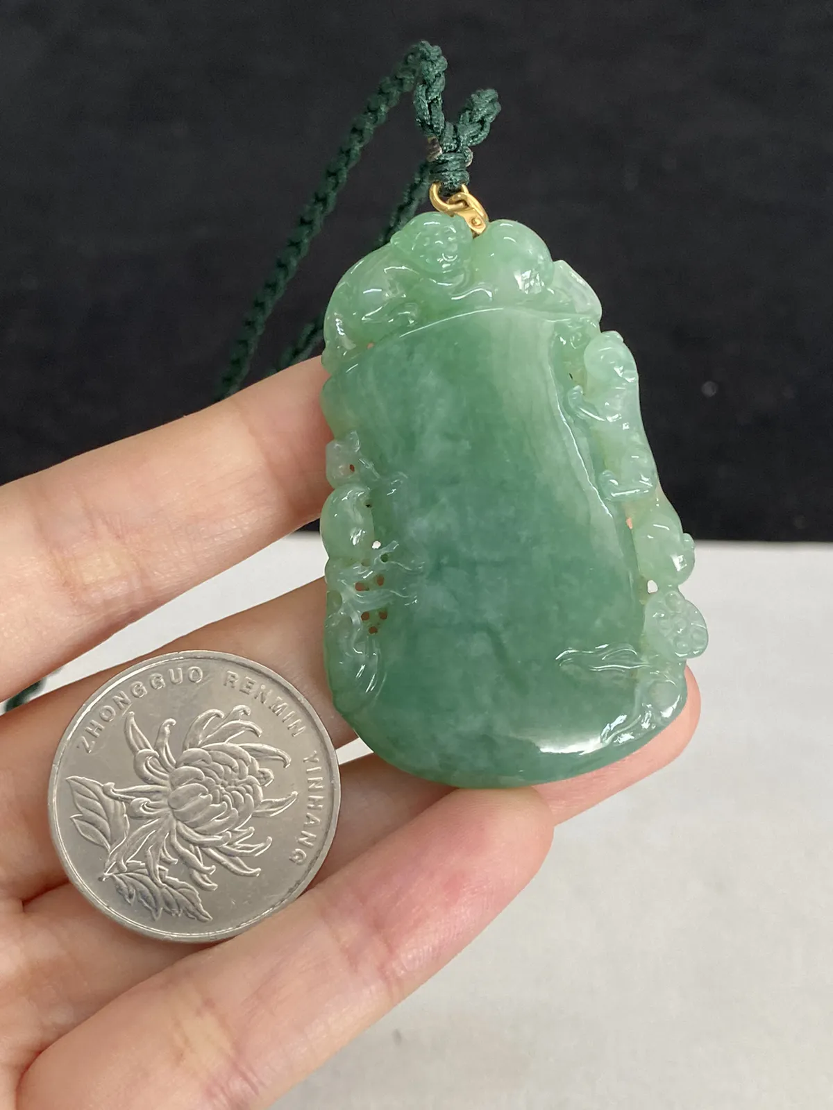翡翠冰糯种浅绿色节节高