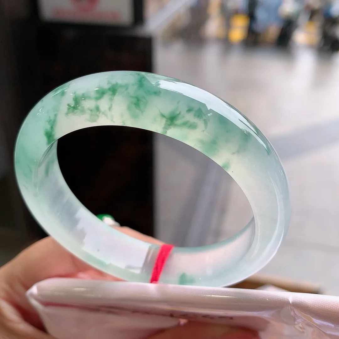 正圈玻璃种飘花 无瑕 尺寸:53.5/13/7.8 花美 种水好