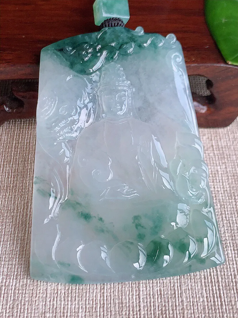a货翡翠老坑冰种飘花普贤菩萨吊坠 尺寸67×47.6×5.3mm 重量45.90g 0608