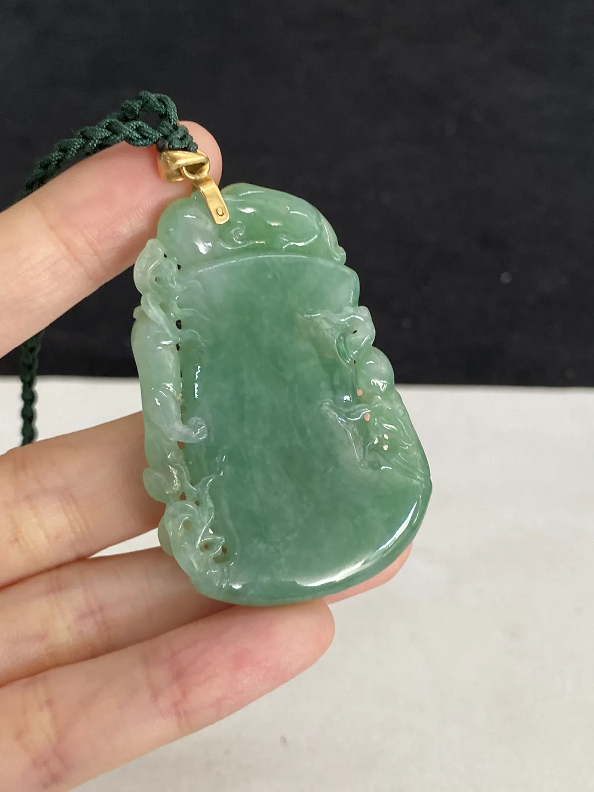 翡翠冰糯种浅绿色节节高