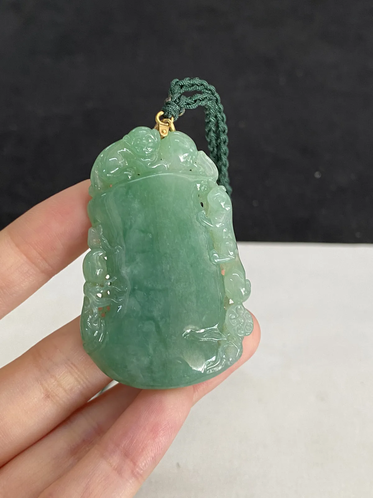 翡翠冰糯种浅绿色节节高