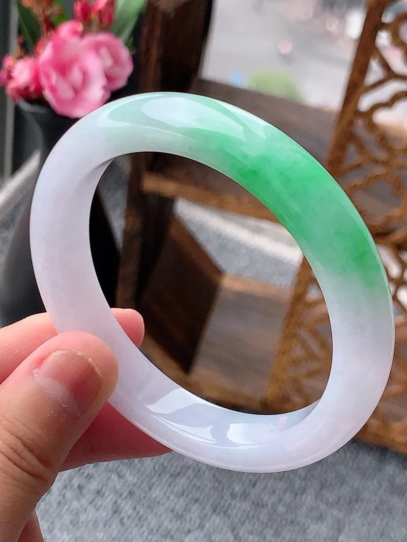 a货翡翠老坑春彩紫罗兰飘绿正装正圈手镯57-58圈口 尺寸57×11.5×8.5mm 重量57.00