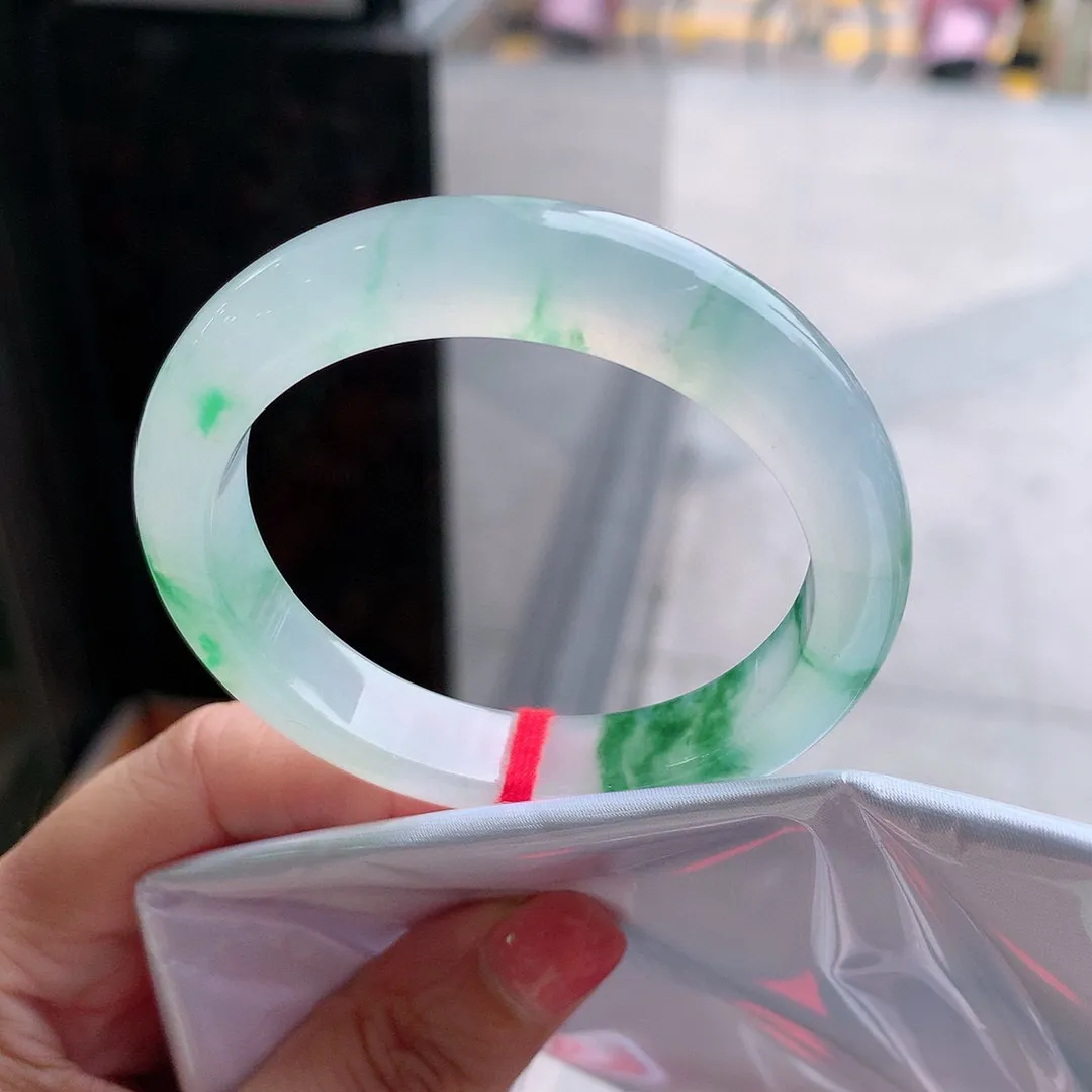 正圈冰玻飘花 微纹不明显 尺寸:50.3/11/8.2  不介意纹的️捡漏 ️️
