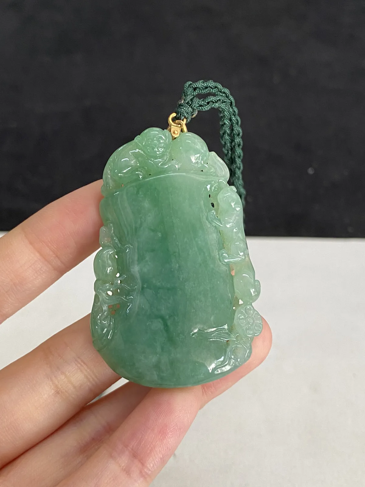翡翠冰糯种浅绿色节节高