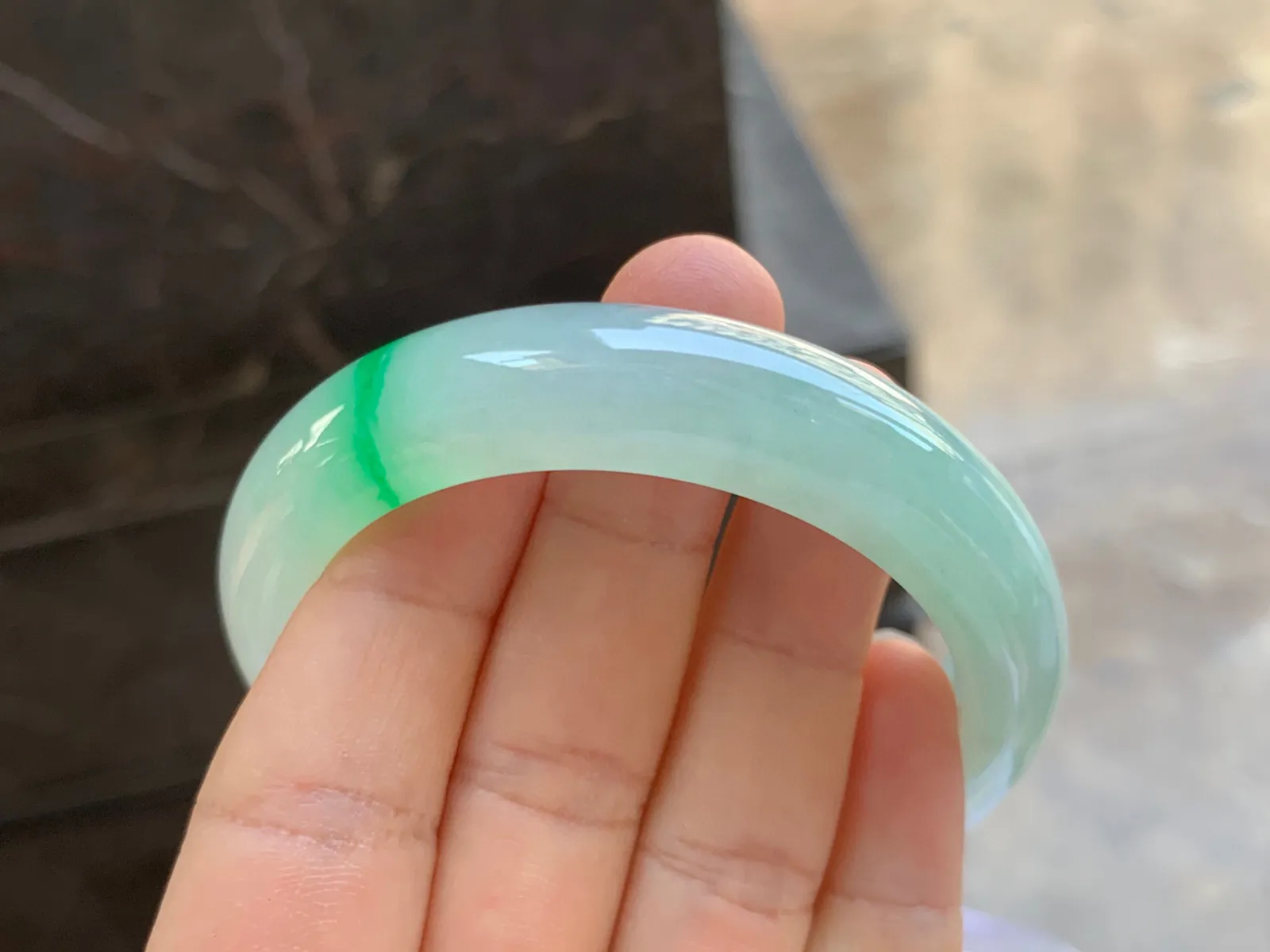 54-12.5-8mm
带色手镯 有种有色 水润