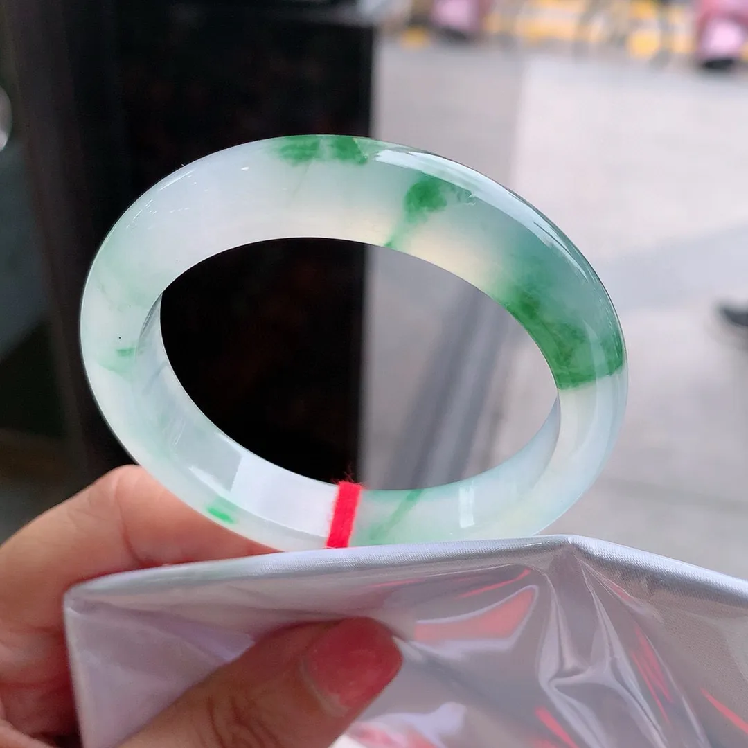 正圈冰玻飘花 微纹不明显 尺寸:50.3/11/8.2  不介意纹的️捡漏 ️️