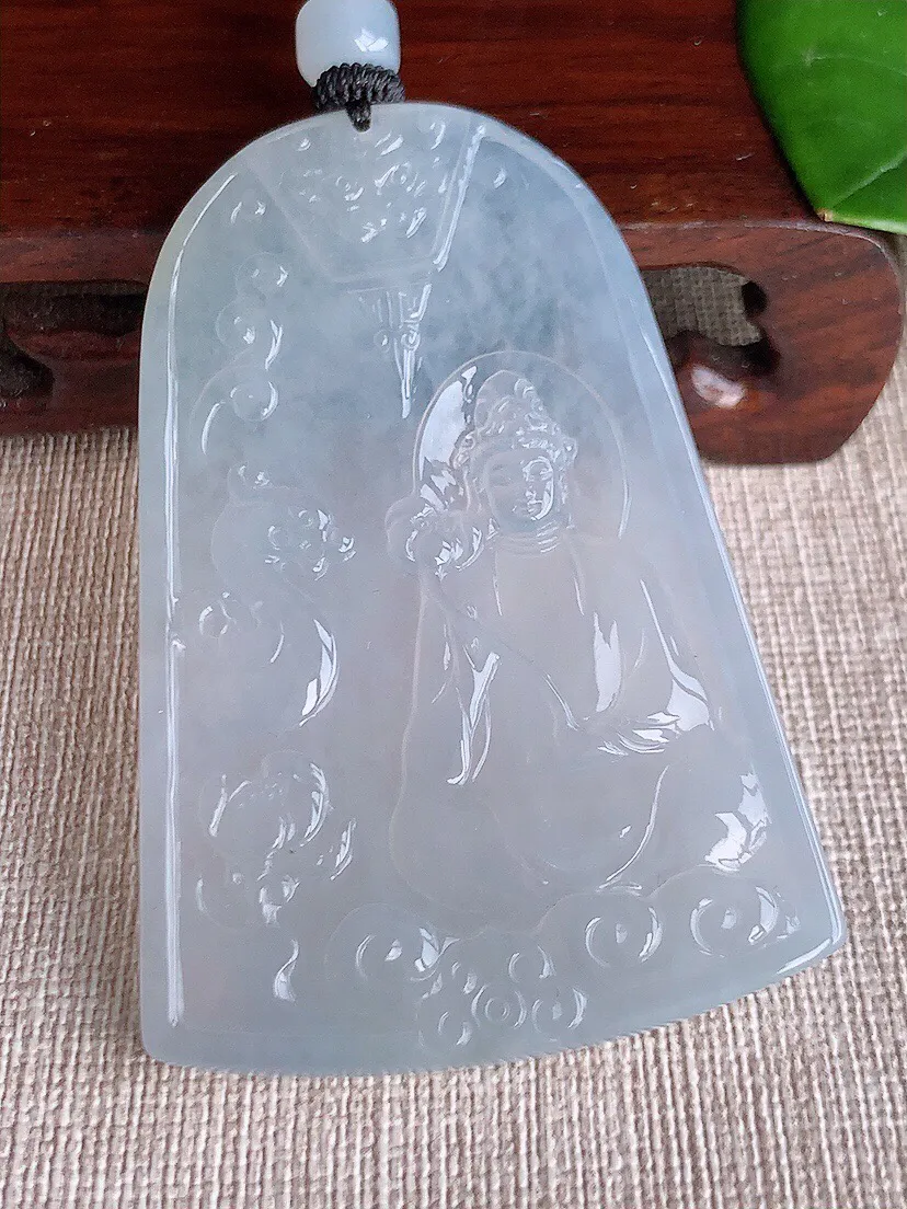 a货翡翠老坑冰种白月光大势至菩萨吊坠 尺寸66×44.4×5mm 重量38.86g 0608