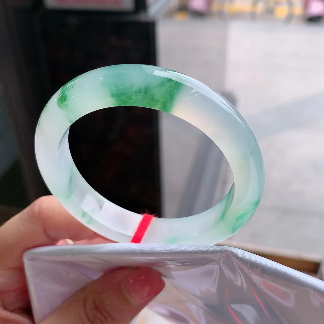 正圈冰玻飘花 微纹不明显 尺寸:50.3/11/8.2  不介意纹的️捡漏 ️️