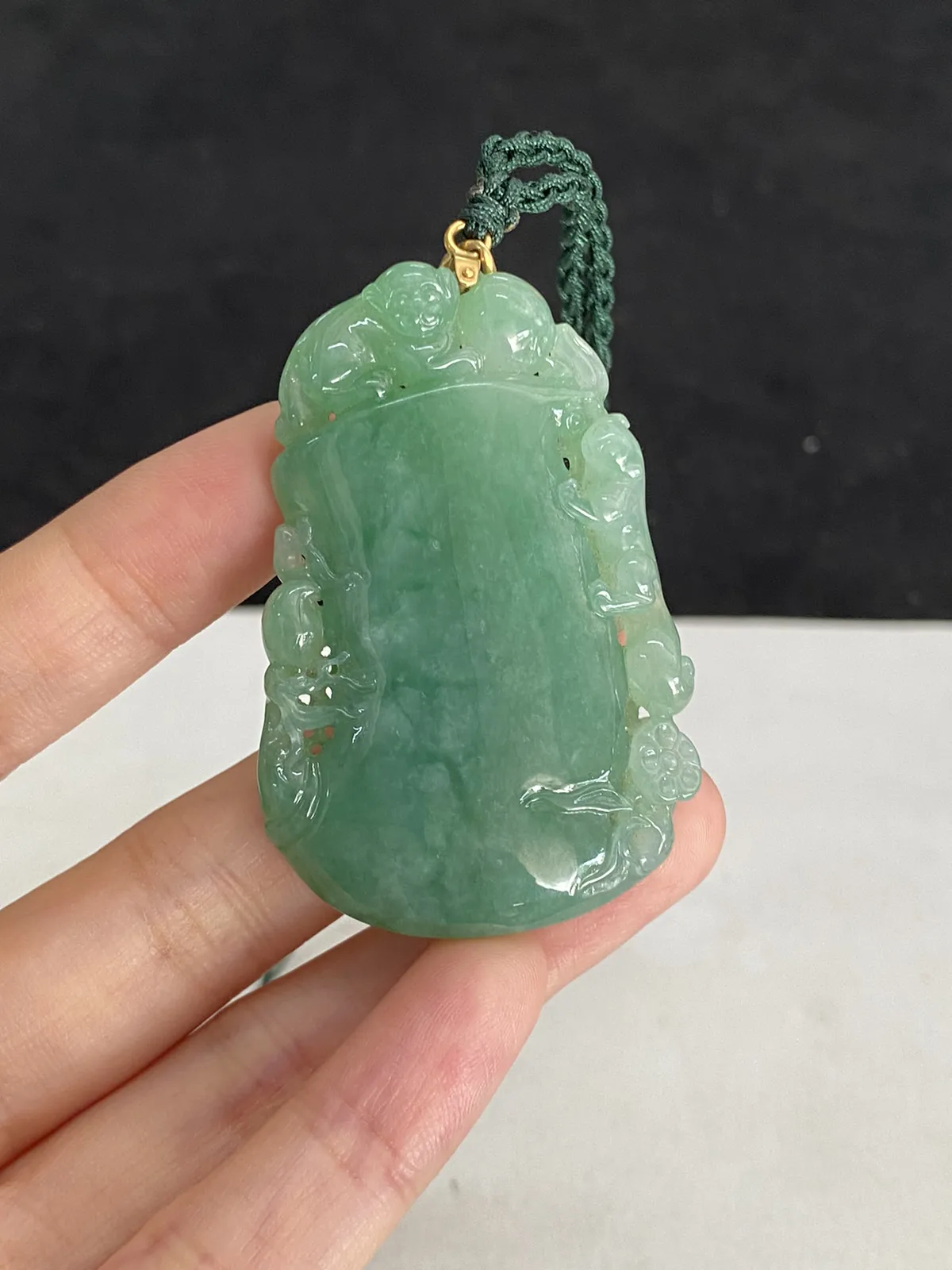 翡翠冰糯种浅绿色节节高