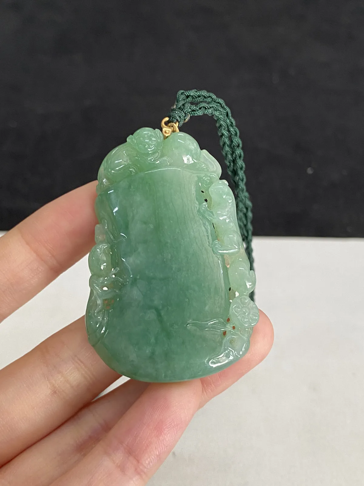 翡翠冰糯种浅绿色节节高