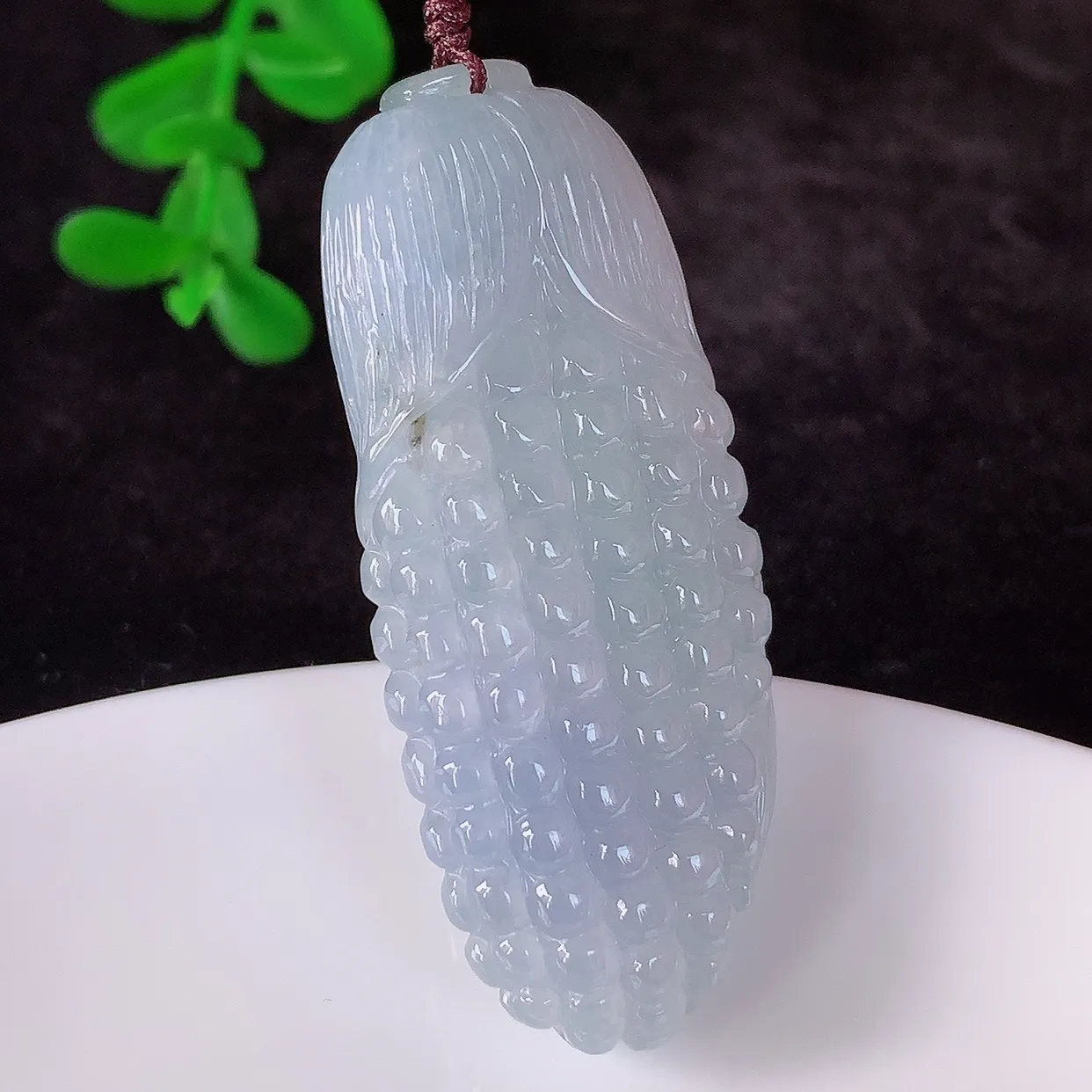 自然光实拍 冰润冰糯种春彩翡翠多子多福吊坠，种老水足，翠色灵动，寓意美好，佩戴时尚出众！#41.7