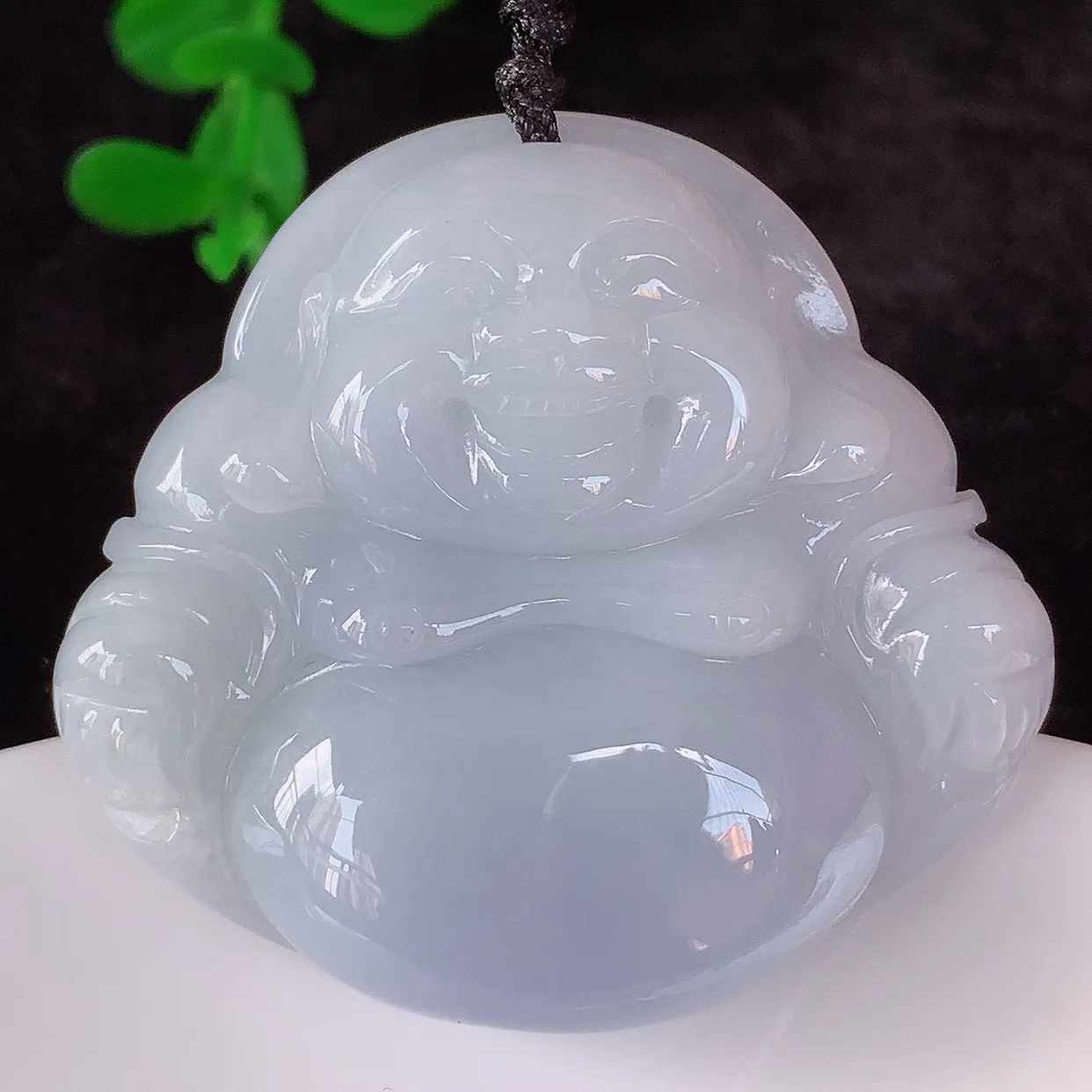自然光实拍 大件厚装冰润冰糯种紫罗兰翡翠佛公吊坠，饱满， 佛公亦保平安，寓意有福（佛公）相伴，配戴优雅迷人！#41.7