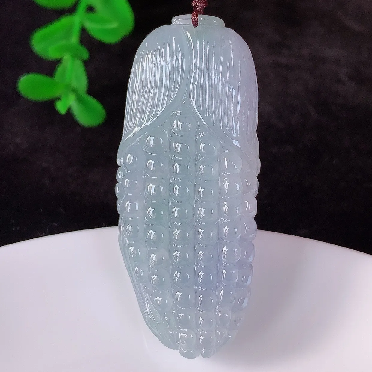 自然光实拍 冰润冰糯种春彩翡翠多子多福吊坠，种老水足，翠色灵动，寓意美好，佩戴时尚出众！#41.7