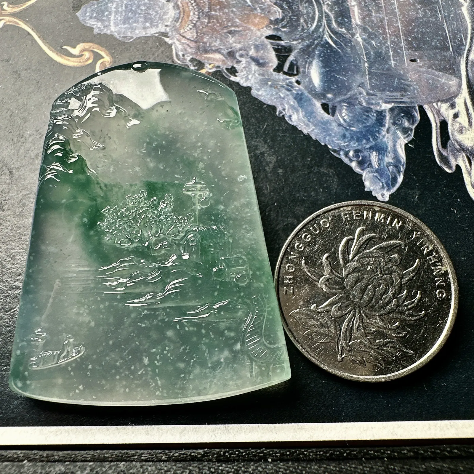 【冰种飘花山水】莫西沙老坑料，种地很不错，冰感十足，通透度好，画面感强烈，稀有的好山水