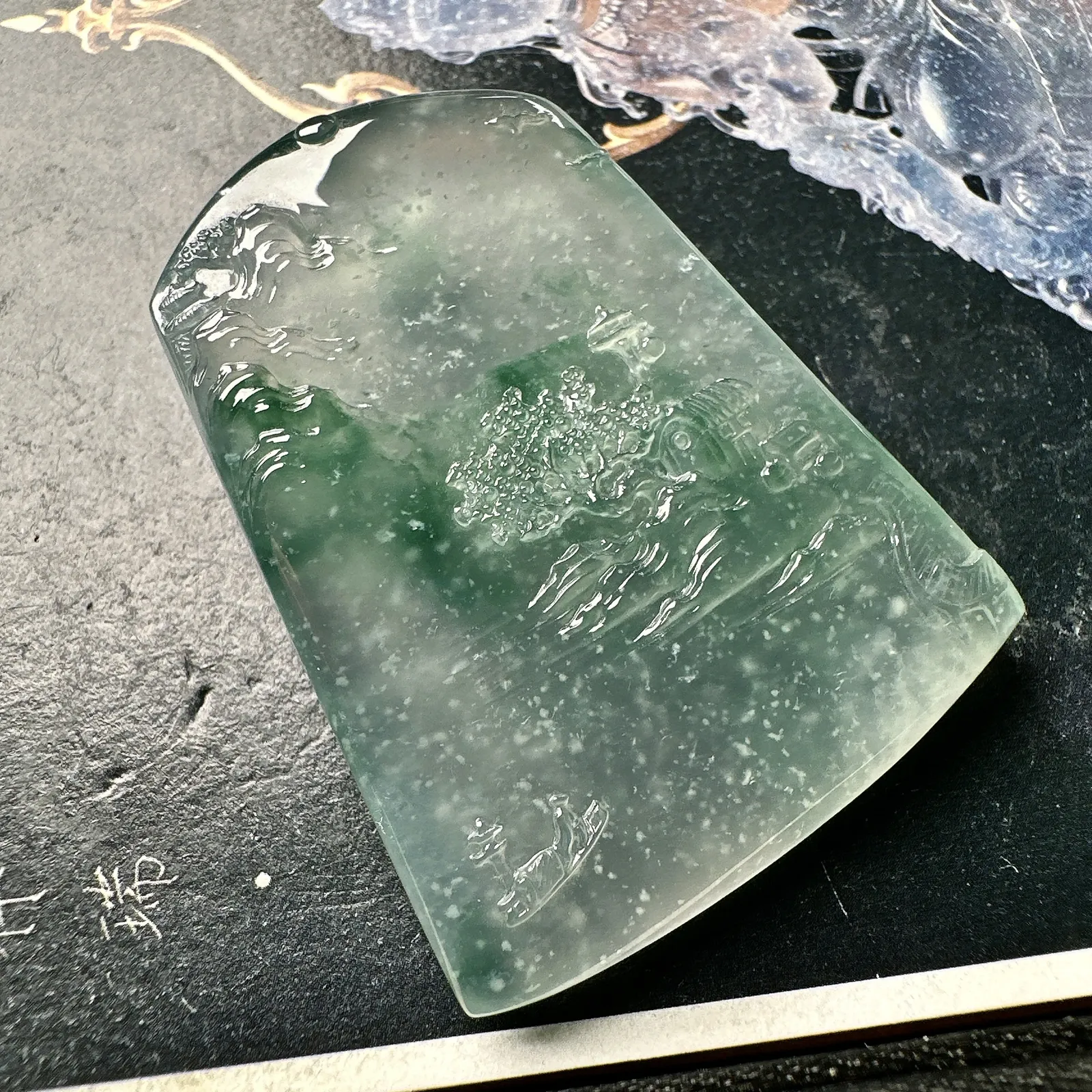 【冰种飘花山水】莫西沙老坑料，种地很不错，冰感十足，通透度好，画面感强烈，稀有的好山水