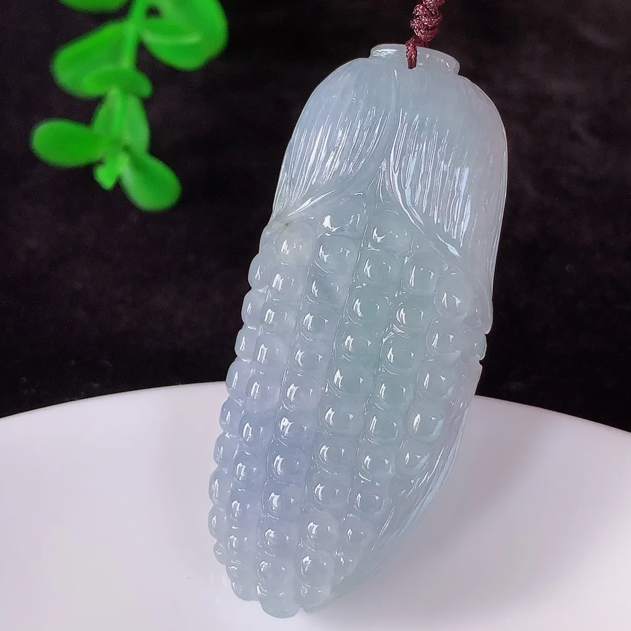 自然光实拍 冰润冰糯种春彩翡翠多子多福吊坠，种老水足，翠色灵动，寓意美好，佩戴时尚出众！#41.7