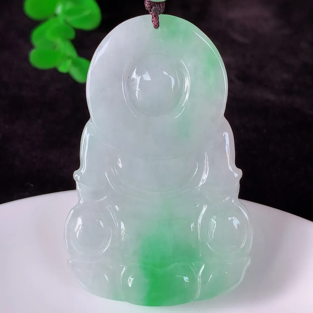 自然光实拍，冰糯种飘阳绿翡翠观音吊坠，赐福翡翠观音，翠色迷人 观音面相端庄，佩戴时尚出众！#46.7