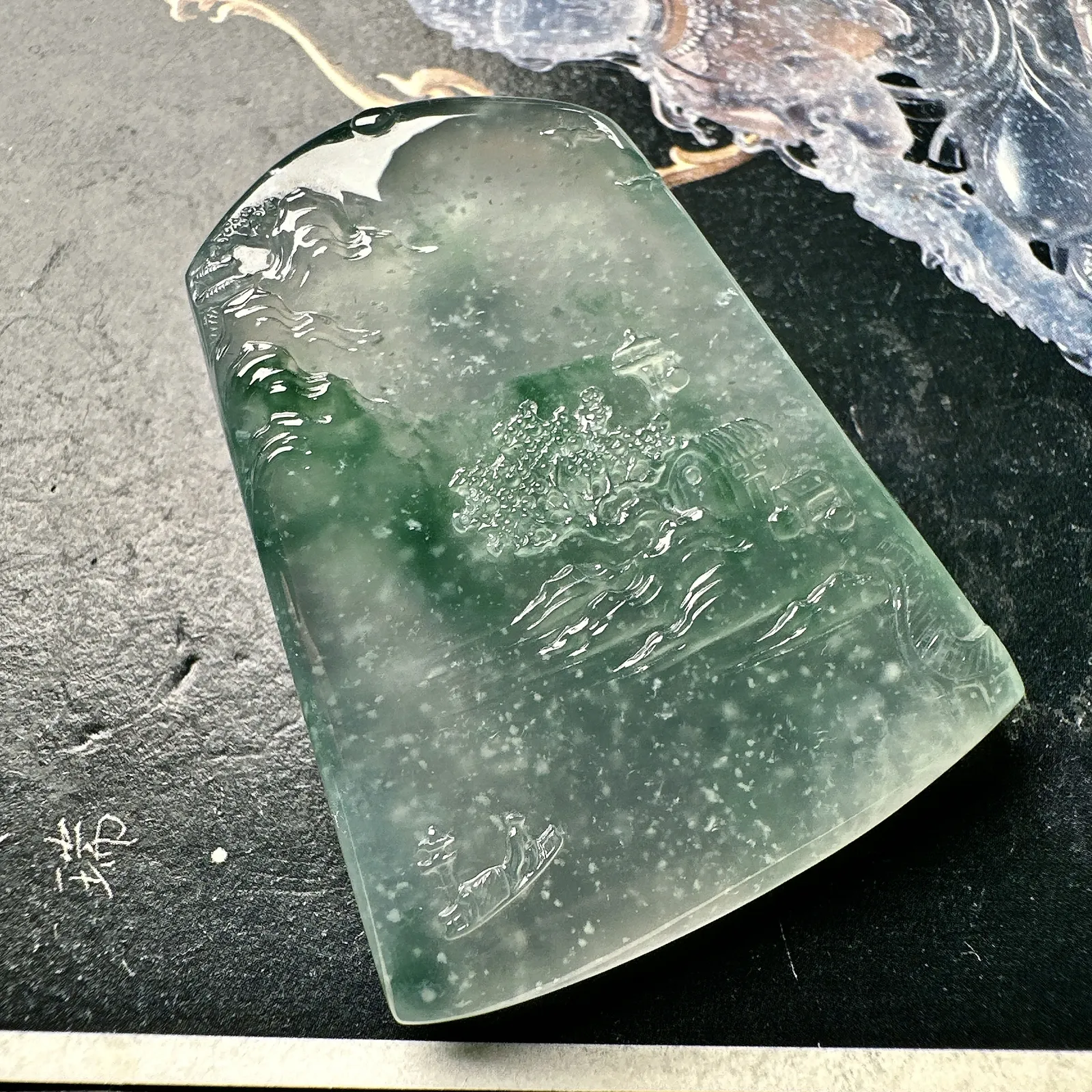 【冰种飘花山水】莫西沙老坑料，种地很不错，冰感十足，通透度好，画面感强烈，稀有的好山水