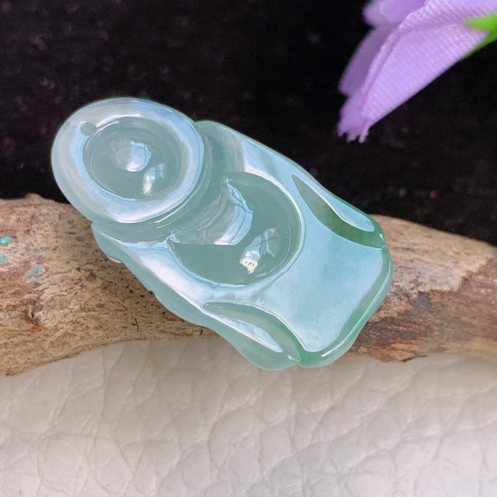 lz实拍27*15*6天然翡翠站佛 冰胶飘花逍遥佛 玉佛玉吊坠 玉挂件