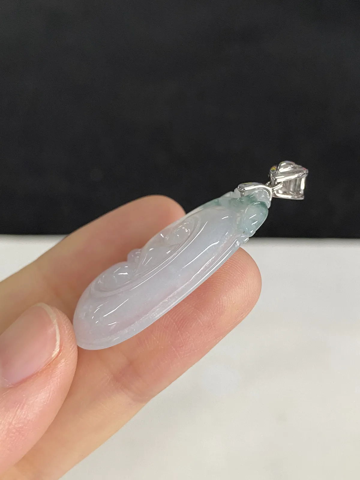 翡翠冰糯种白色如意，印记：G18K