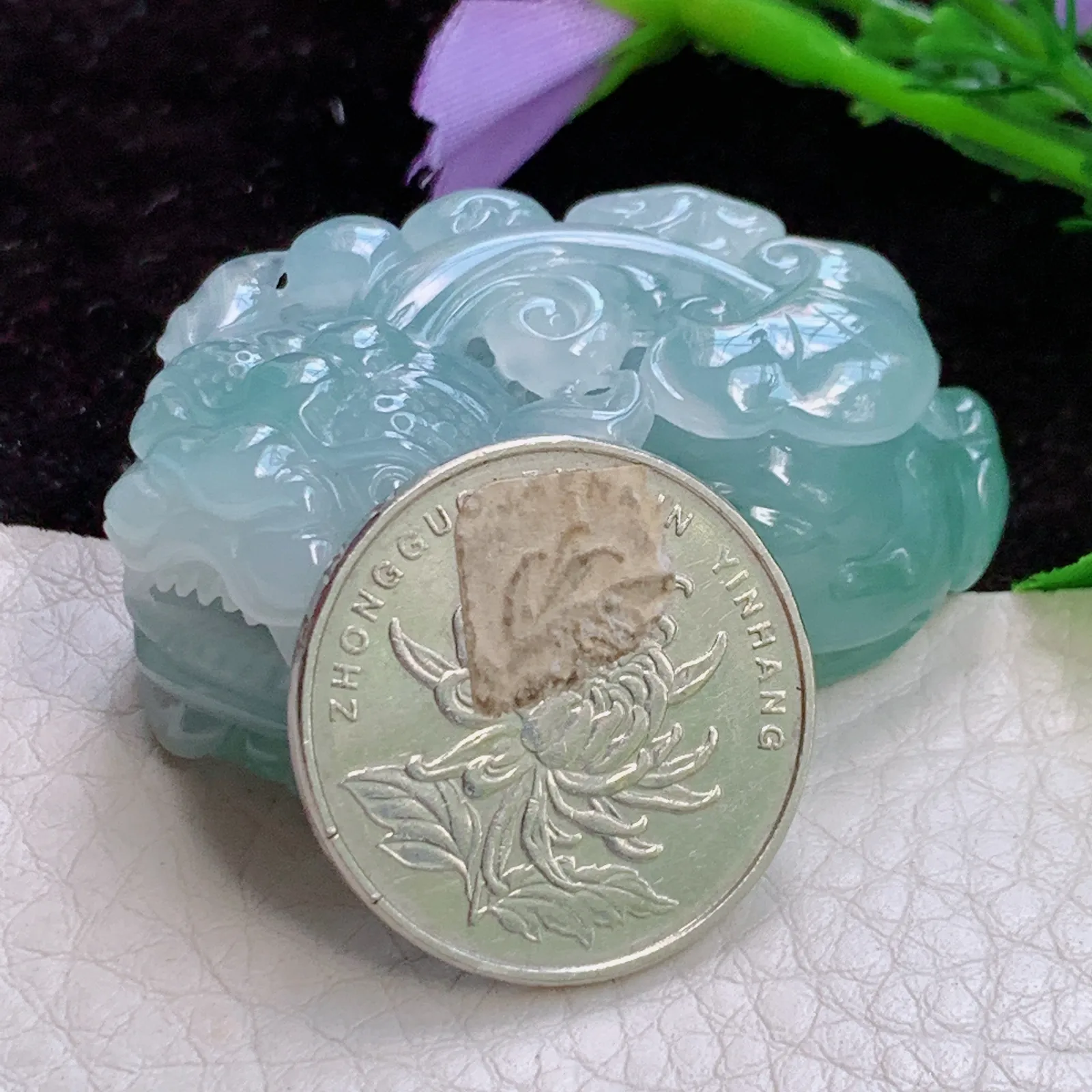 lz实拍46*23.8*21天然翡翠霸气貔貅 冰胶蓝韵皮体玉吊坠 玉挂件