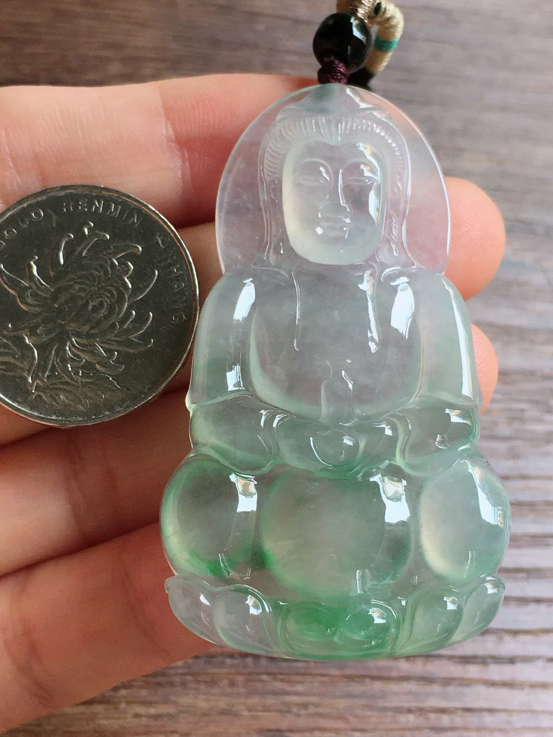 冰飘花观音，冰冰润润，玉质细腻，品相好，种水足 尺寸58.1*33.1*5.2