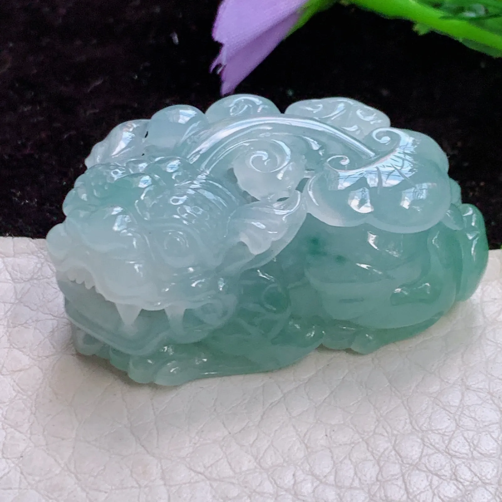 lz实拍46*23.8*21天然翡翠霸气貔貅 冰胶蓝韵皮体玉吊坠 玉挂件