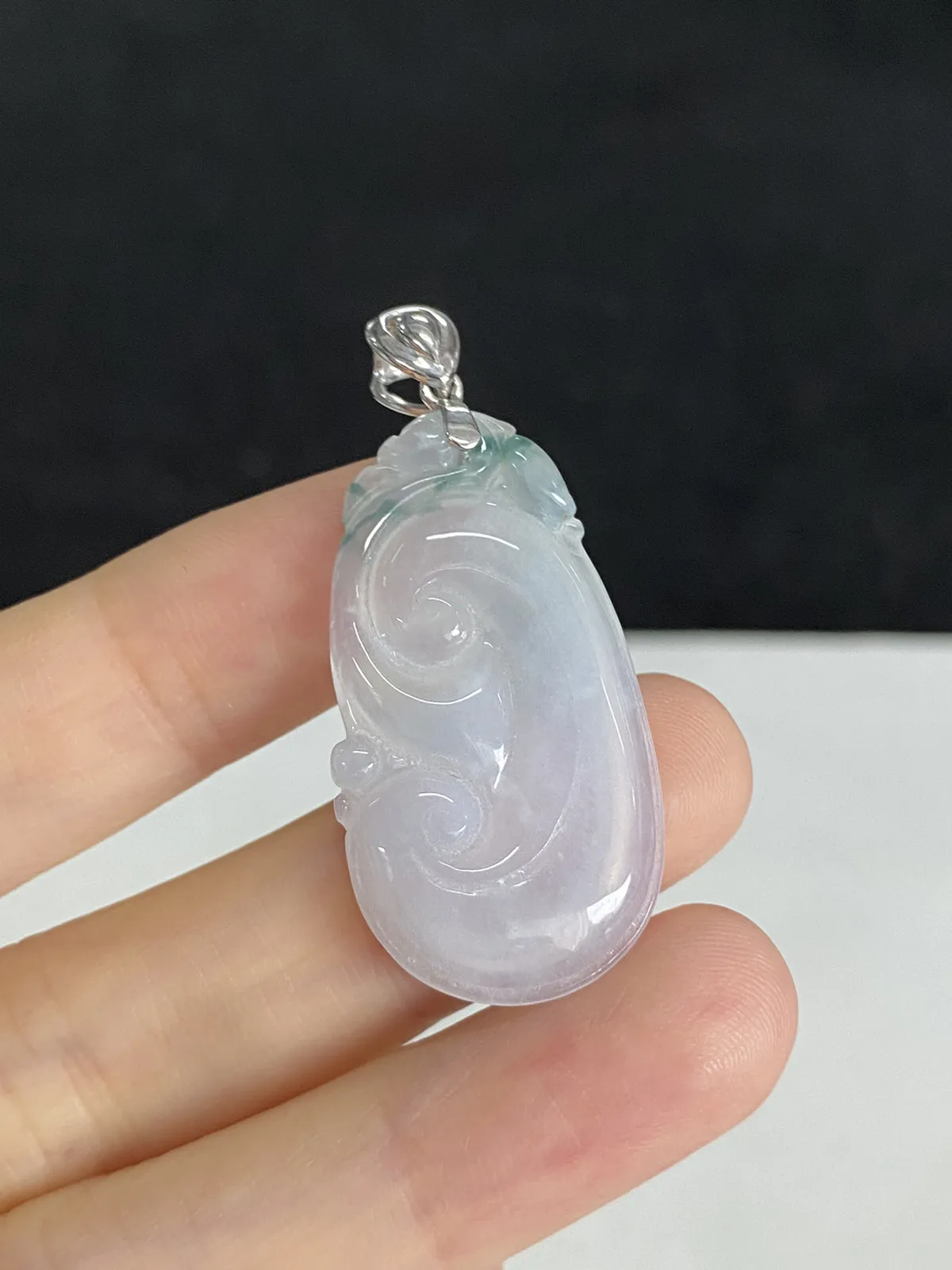 翡翠冰糯种白色如意，印记：G18K