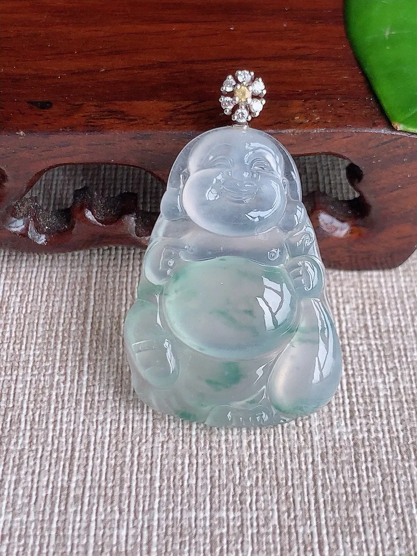 a货翡翠老坑高冰种18K金镶嵌飘花布袋佛吊坠 尺寸41.6×35×25×6.4mm 重量9.60g 