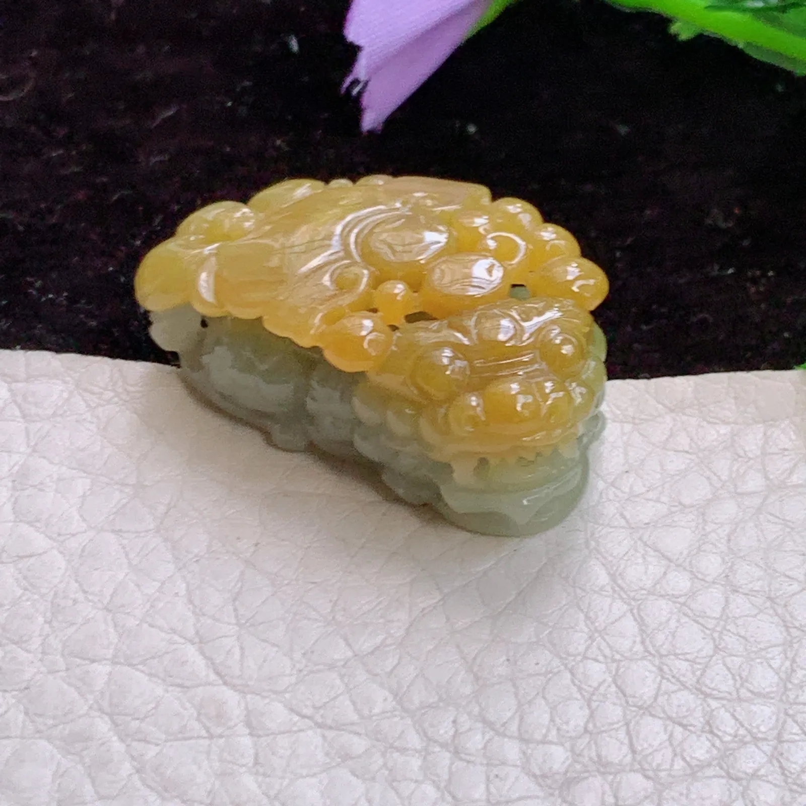 lz实拍37.5*20*14.2天然翡翠黄翡貔貅 胶感招财皮体玉吊坠 玉