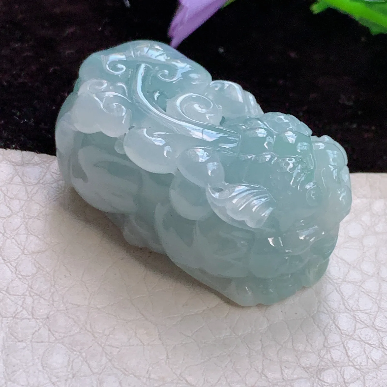 lz实拍46*23.8*21天然翡翠霸气貔貅 冰胶蓝韵皮体玉吊坠 玉挂件