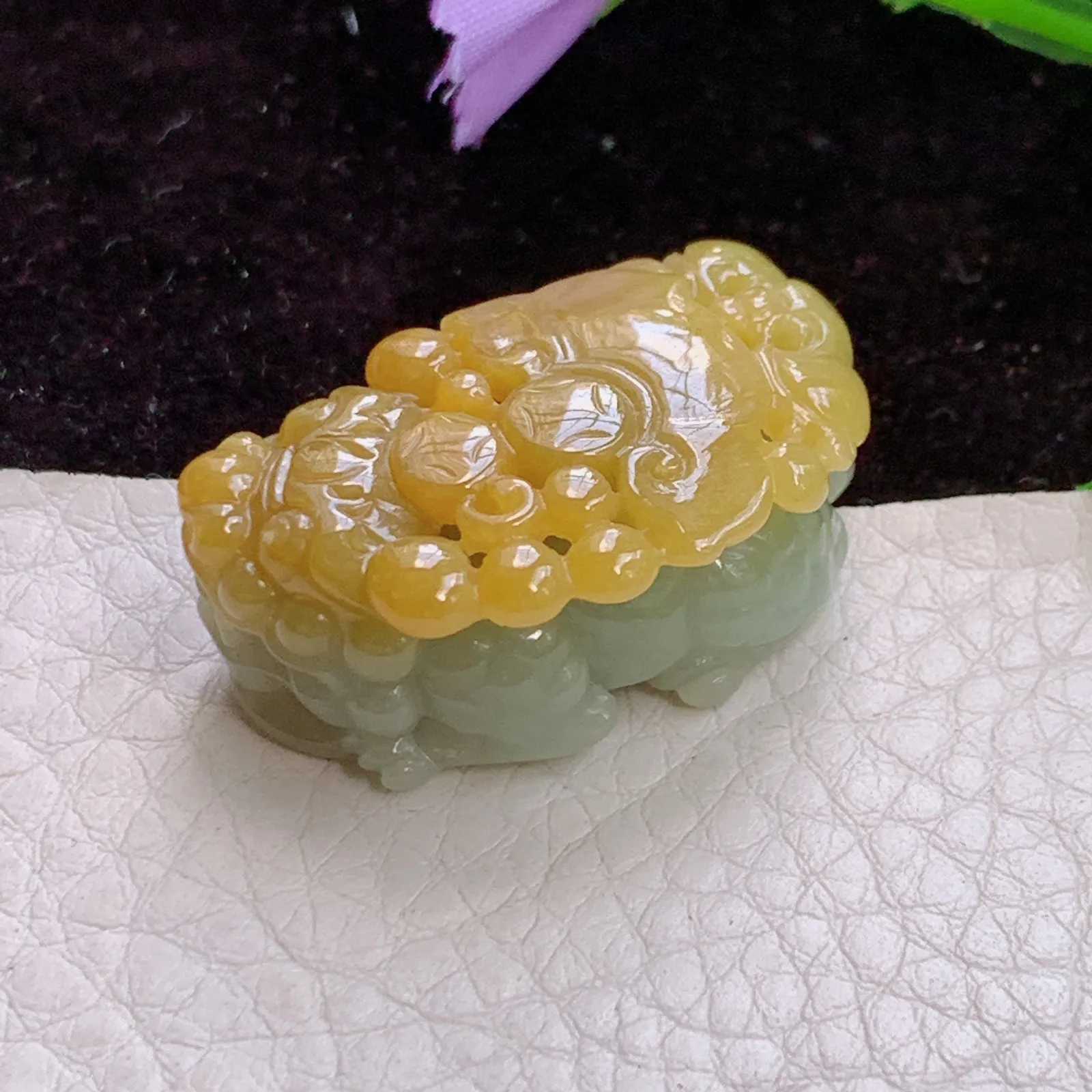 lz实拍37.5*20*14.2天然翡翠黄翡貔貅 胶感招财皮体玉吊坠 玉