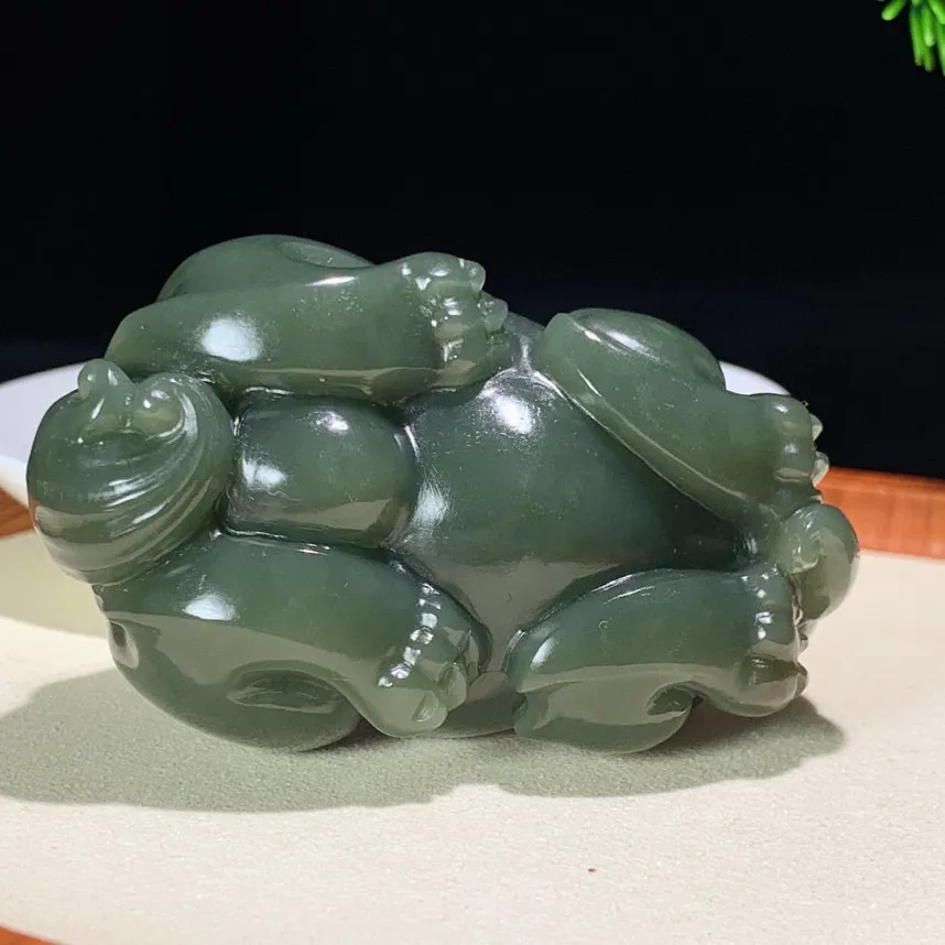 新疆且末兰貔貅招财进宝把件。尺寸75/45/41重208克，玉质细腻油润 脂粉好，品质好！lt250606