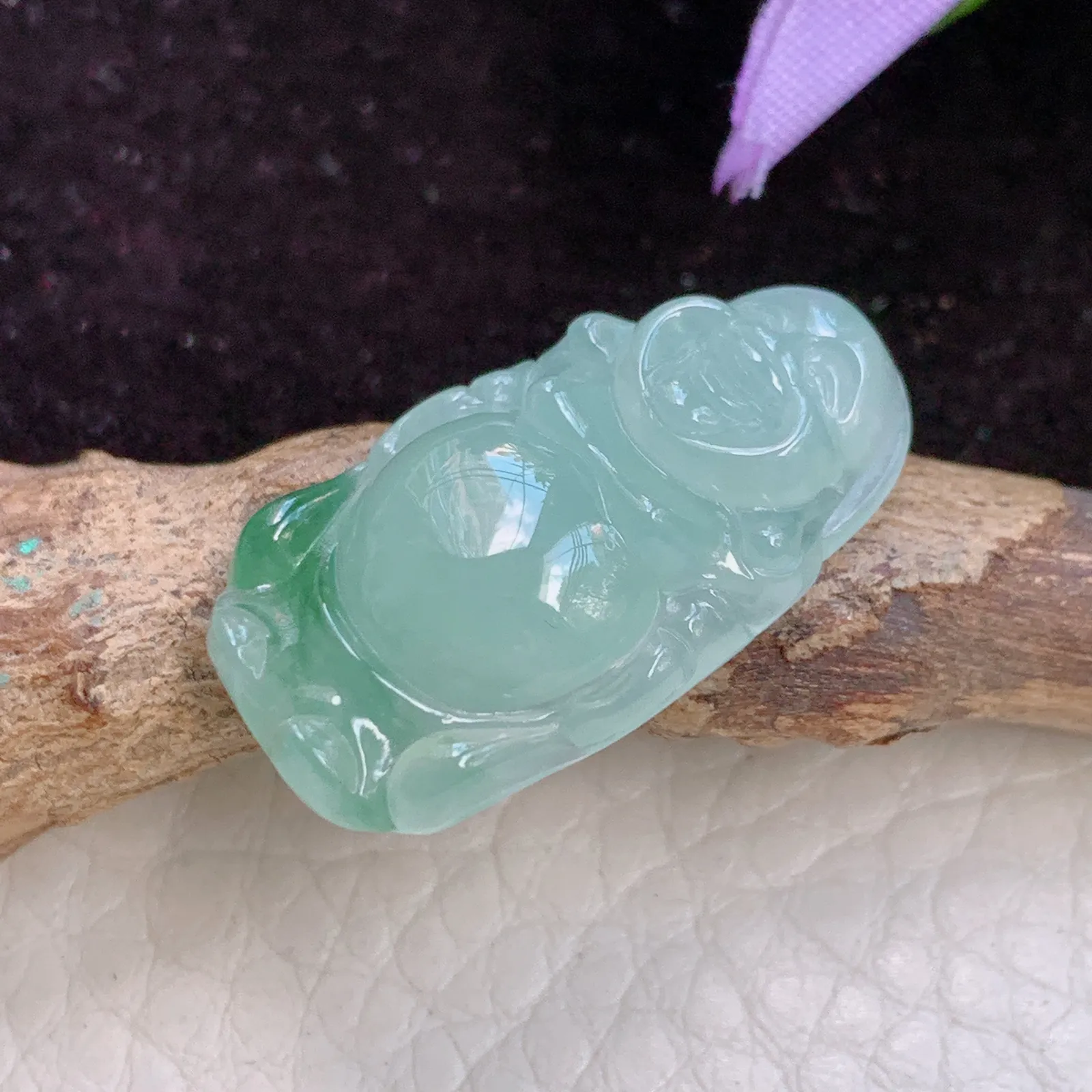 lz实拍27*15*6天然翡翠站佛 冰胶飘花逍遥佛 玉佛玉吊坠 玉挂件