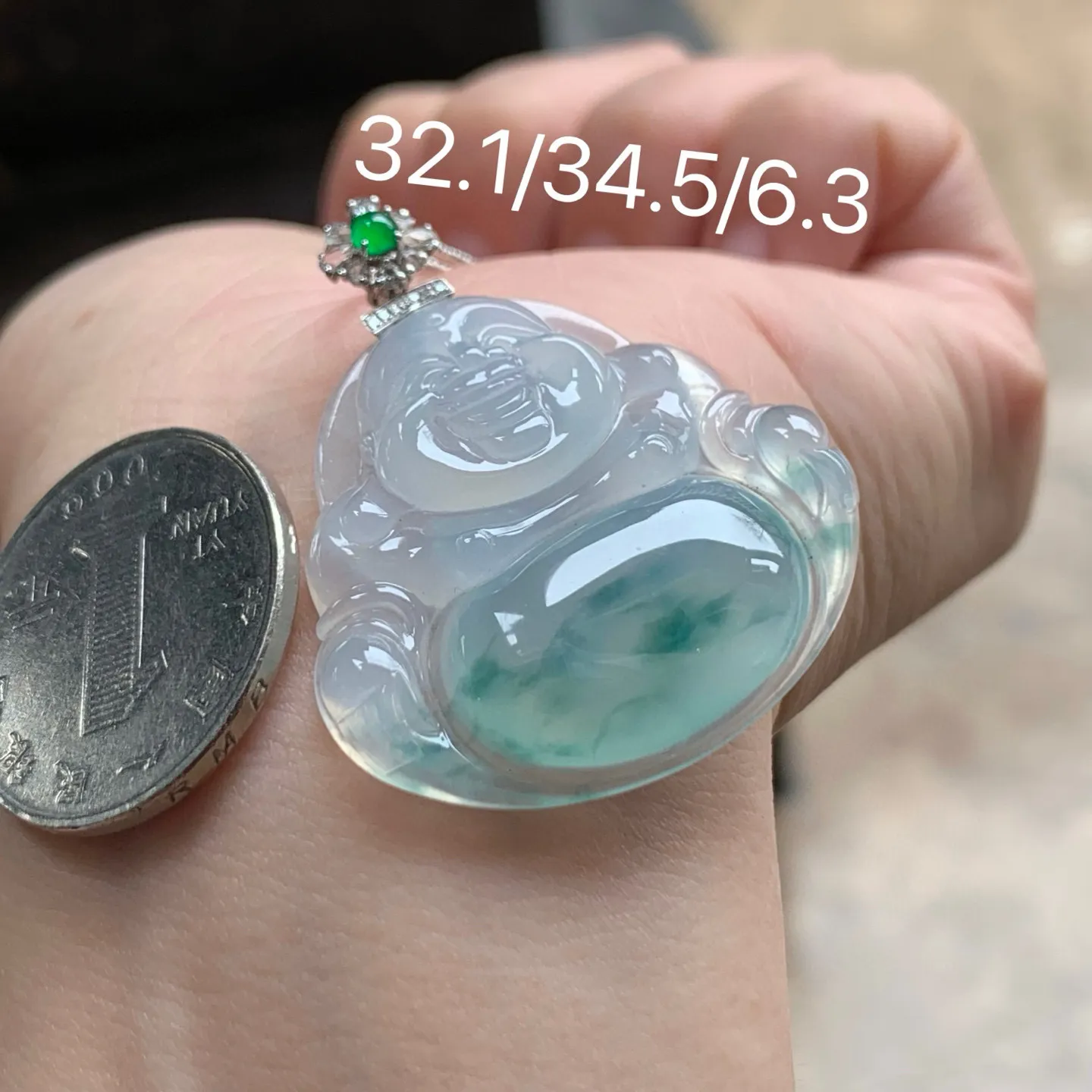 冰种飘花坐佛
大气 金扣