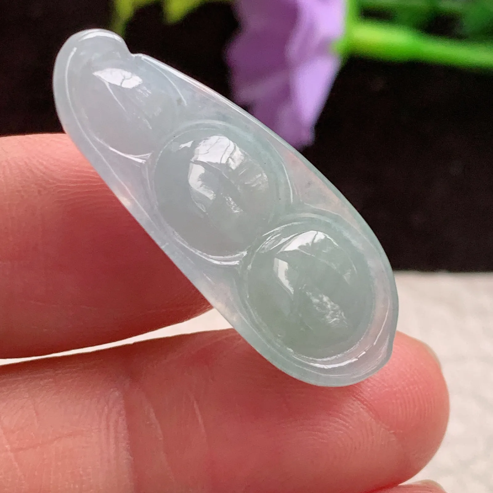 Zen实拍31.6*12.8*7老坑精雕飘绿水润饱满平安豆翡翠四季豆玉吊坠