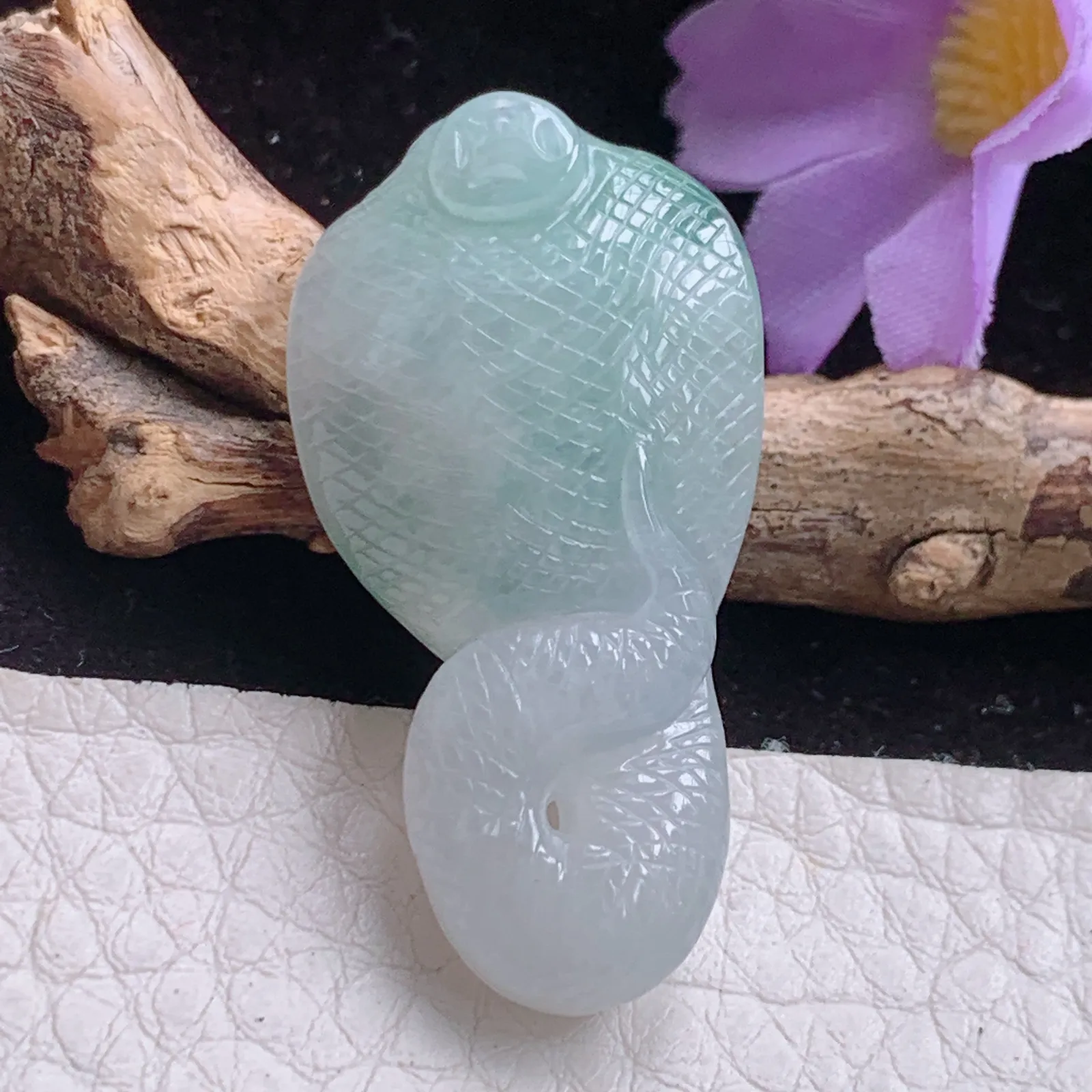 ajj实拍39*20*11老坑精雕飘花生动蛇 腰缠万贯玉吊坠 玉挂件