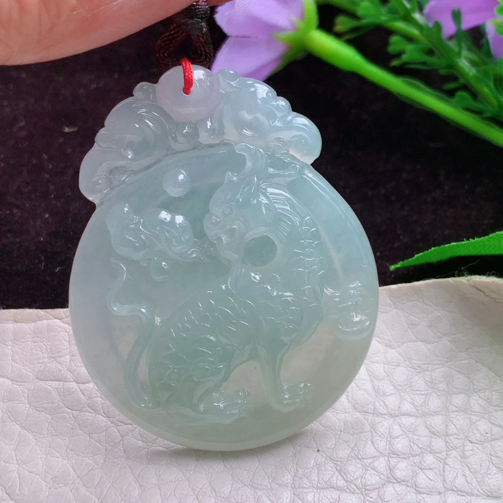 yn实拍48.8*38.5*5.8老坑精雕冰蓝瑞兽麒麟 翡翠麒麟玉吊坠 玉挂件