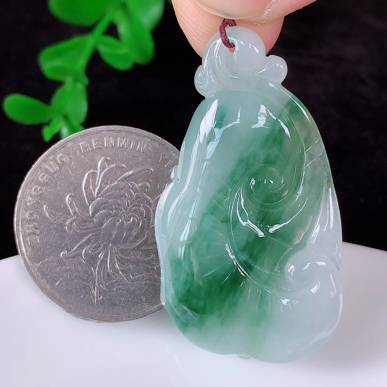 自然光实拍，冰飘花翡翠如意吊坠，翡翠如意，上身效果非常美，饱满大气，工艺美，万事如意，如意一生 #87.10