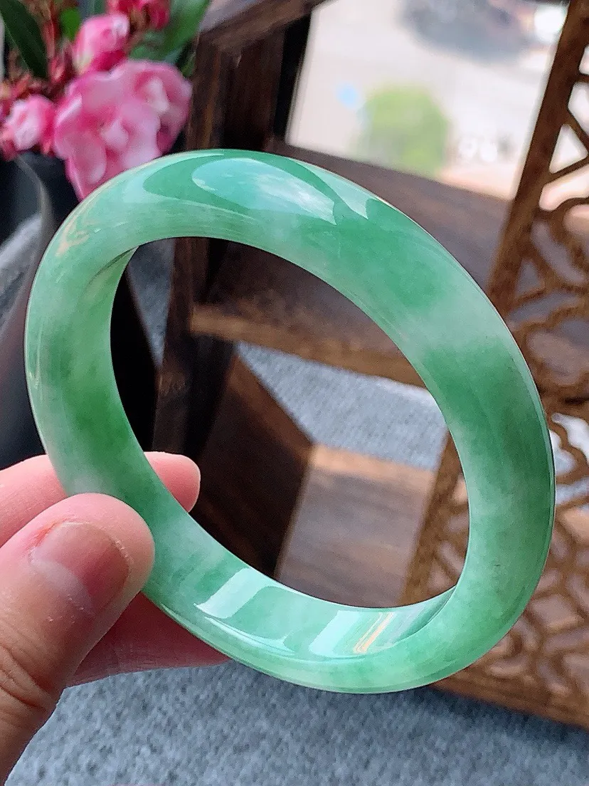 a货翡翠老坑满绿正装正圈手镯58-59圈口 尺寸58×12.3×8mm 重量56.55g 0607