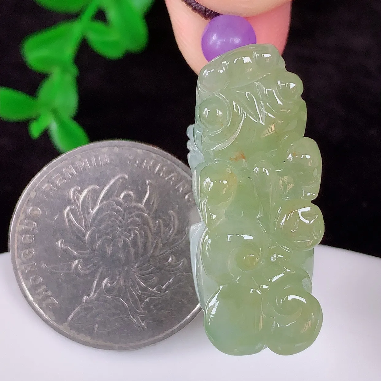 自然光实拍，冰润冰黄翡翡翠招财貔貅吊坠，民间有“一摸貔貅运程旺盛，再摸貔貅财运滚滚，三摸貔貅平步青云 ”的美好祝愿。#57.10