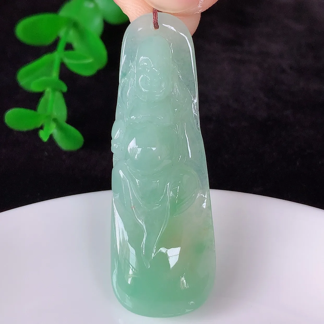 自然光实拍，冰飘绿翡翠冰胶逍遥布袋佛吊坠，代代有钱，水足丰盈，盈满欢喜，配戴送礼佳品！#60.10