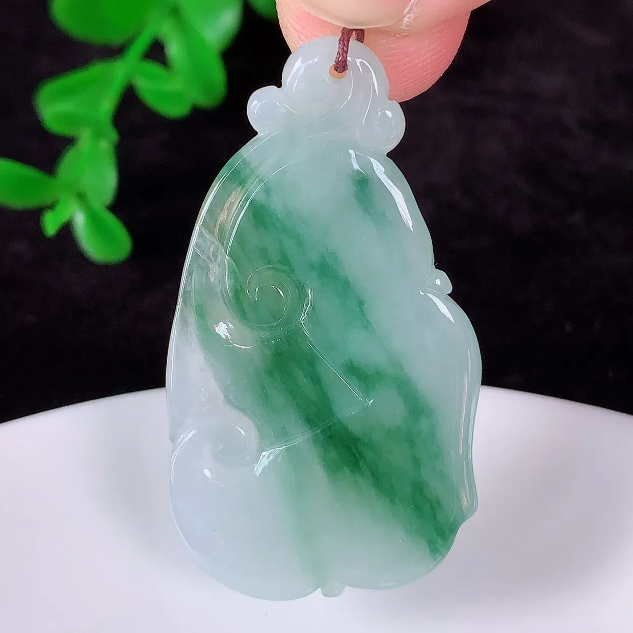 自然光实拍，冰飘花翡翠如意吊坠，翡翠如意，上身效果非常美，饱满大气，工艺美，万事如意，如意一生 #87.10