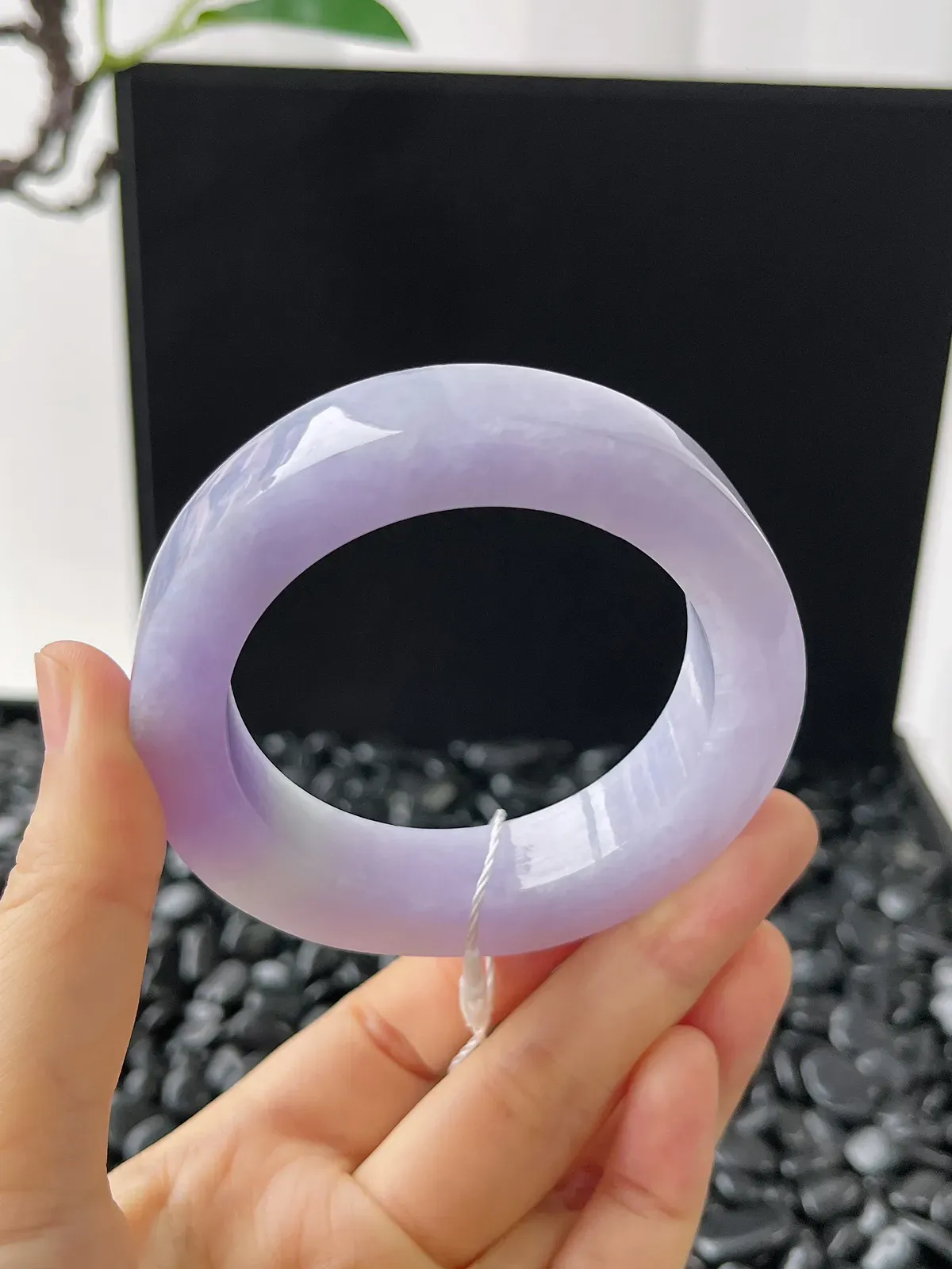 翡翠镯胚，⭕️正圈最大做54，最小做51，圆条最大做50。尺寸70-51-13-9