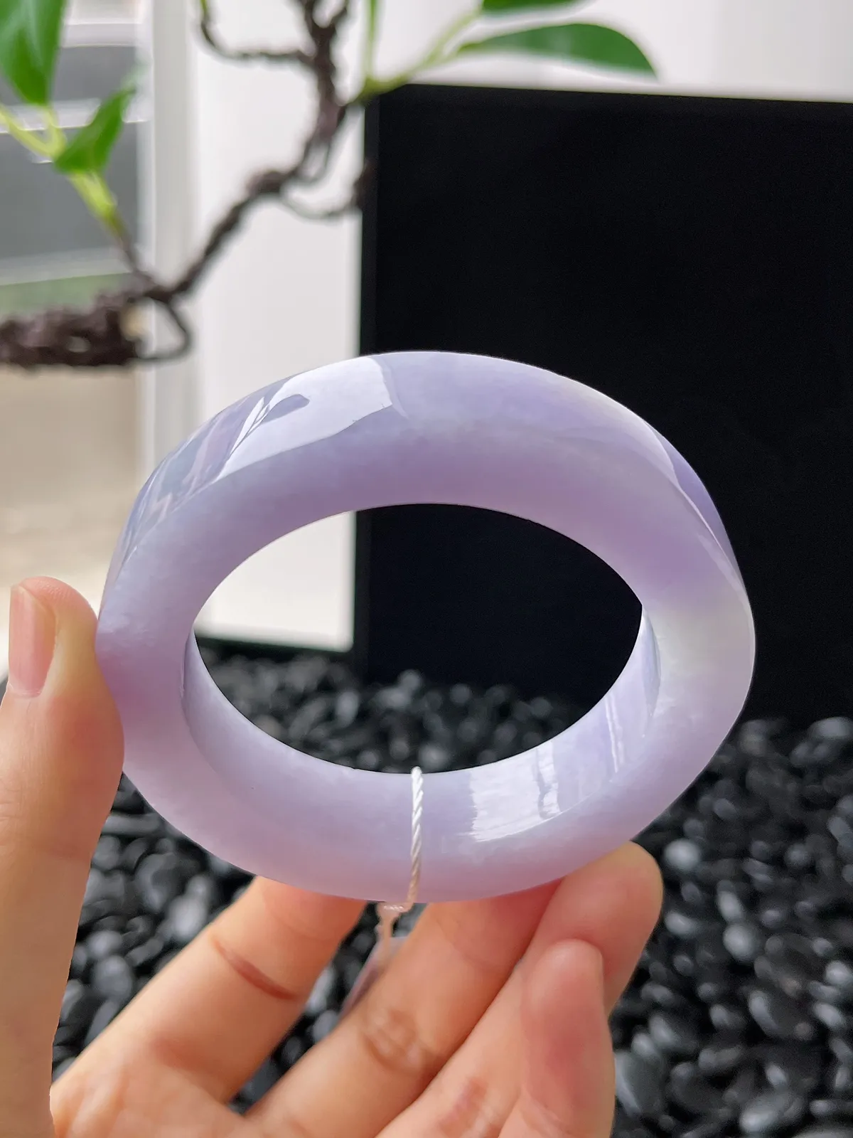 翡翠镯胚，⭕️正圈最大做54，最小做51，圆条最大做50。尺寸70-51-13-9