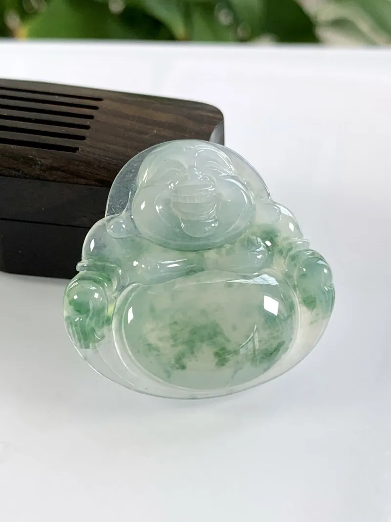 天然缅甸A货翡翠 冰飘花佛公吊坠，玉质细腻 种水好 佩带效果佳 尺寸：32/33.8/6mm 重量：