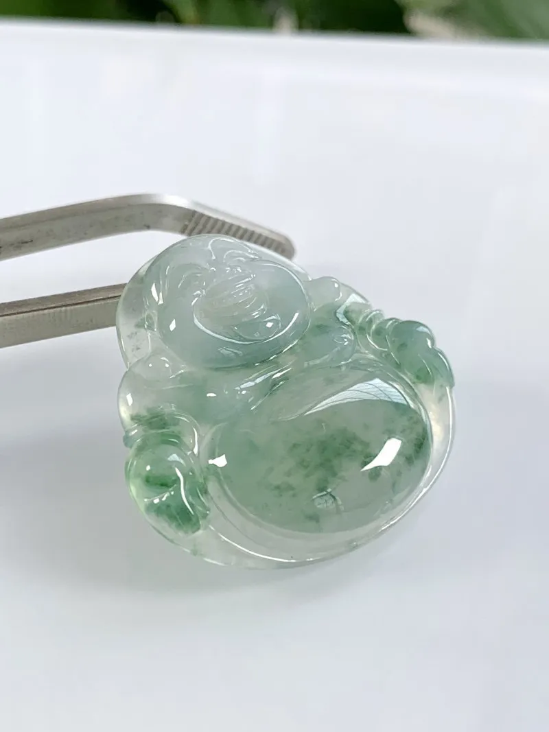天然缅甸A货翡翠 冰飘花佛公吊坠，玉质细腻 种水好 佩带效果佳 尺寸：32/33.8/6mm 重量：8.77g